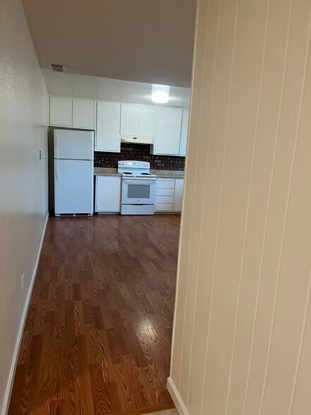 Building Photo - 9371 Medallion Way