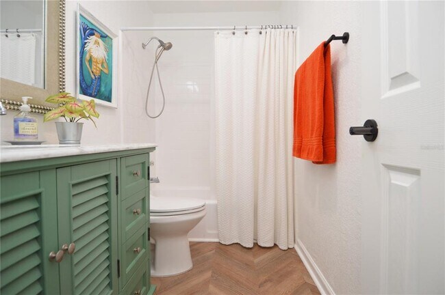 Building Photo - 5048 Beach Dr SE