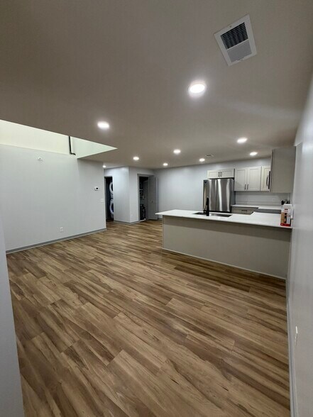 Unit 5 - 2009 Franklin St