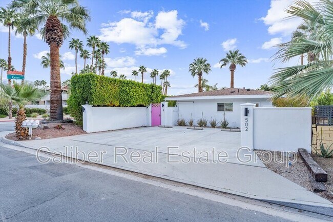 Building Photo - 502 Calle Santa Rosa S