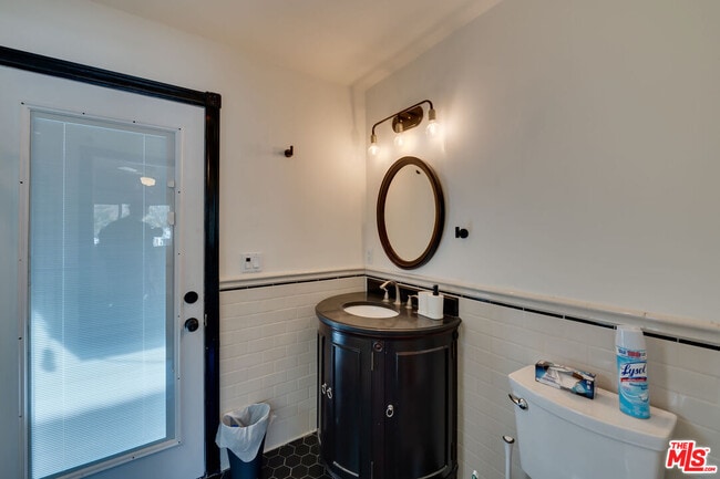 Building Photo - 8305 Colegio Dr