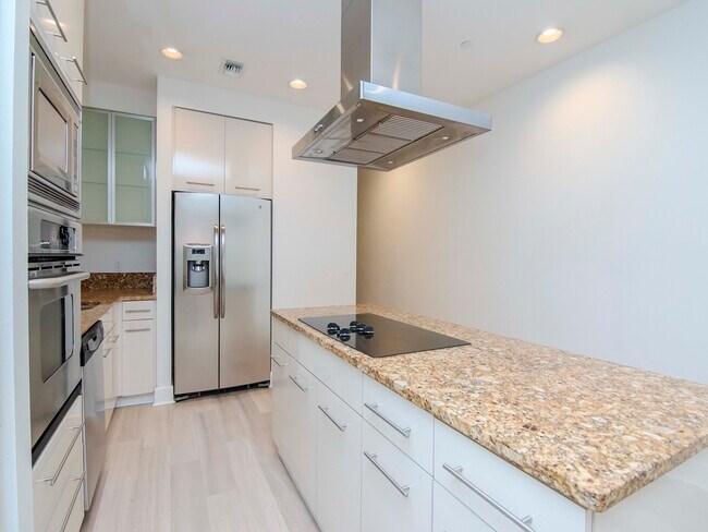 Building Photo - 213 S Moody Ave