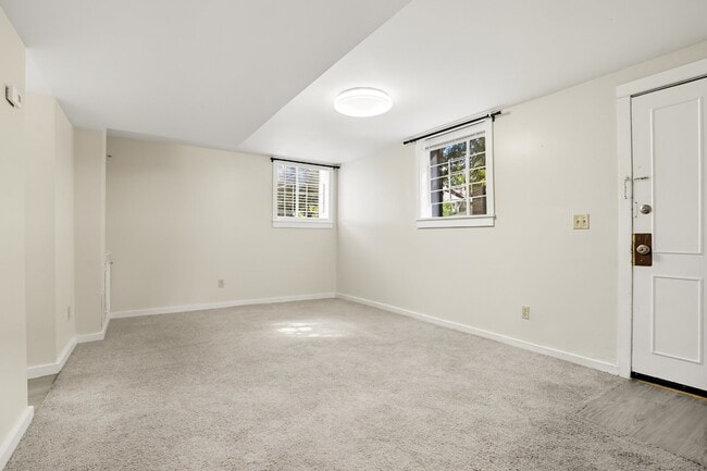 Building Photo - City Park - 1 Bedroom / 1 Bath - Washer & ...