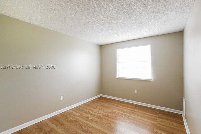 Building Photo - 13995 Langley Pl