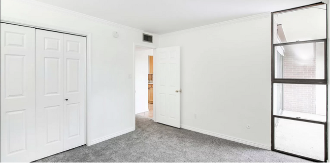 Building Photo - 2227 Canyon Blvd