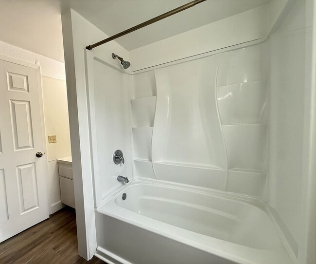 Building Photo - 107 Adams Ave