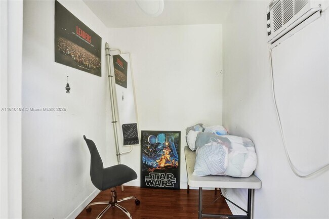 Building Photo - 9910 Bahama Dr