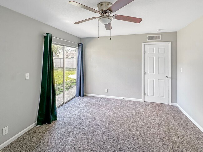 Building Photo - Charming 4-Bedroom with Modern Upgrades in Prime Location