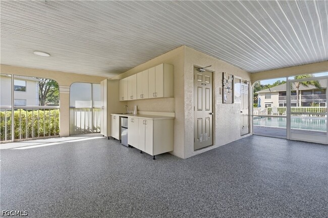 Building Photo - 600 Squire Cir