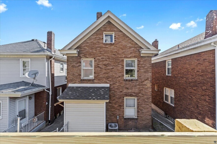 Building Photo - 2816 Clermont Ave