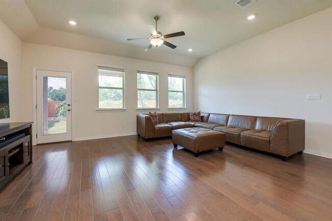 Building Photo - 1232 Texas Ash Ln