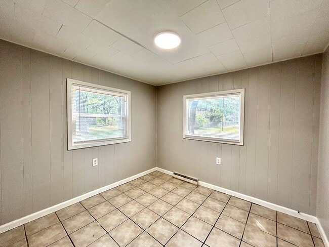 Building Photo - Two Bedroom Home in Muskegon