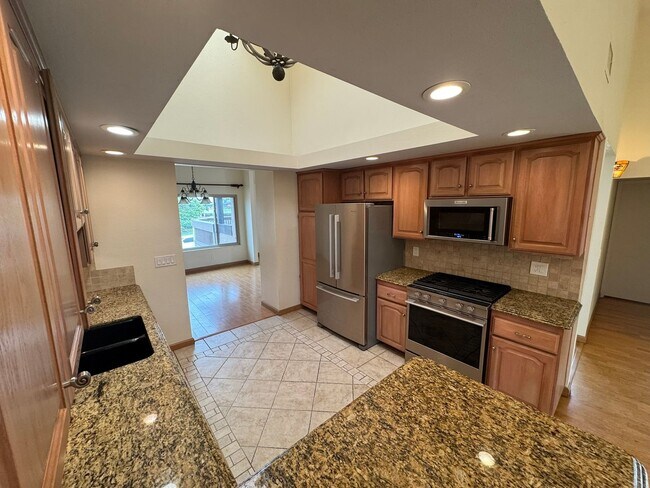 Building Photo - 61 Trinidad Bend