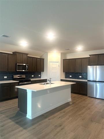 Building Photo - 655 Divine Gardens Dr