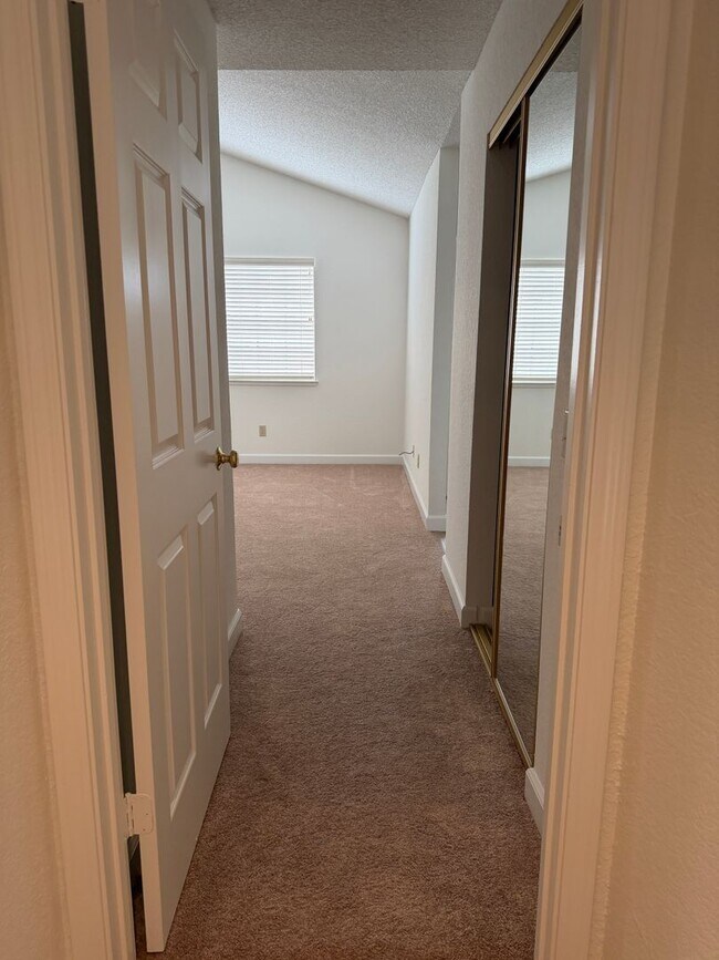 Building Photo - 230 Bridgeside Cir