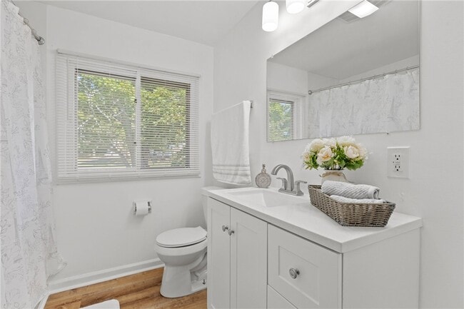 Building Photo - 189 Lawson Rd