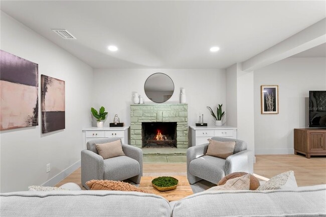 Building Photo - 4504 W Lamb Ave