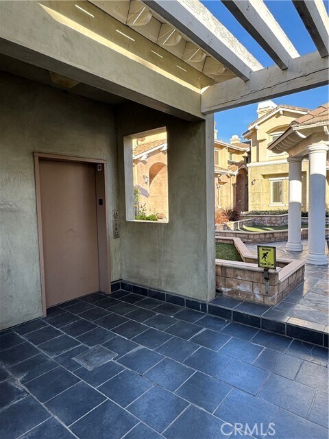 Building Photo - 88 N Roosevelt Ave