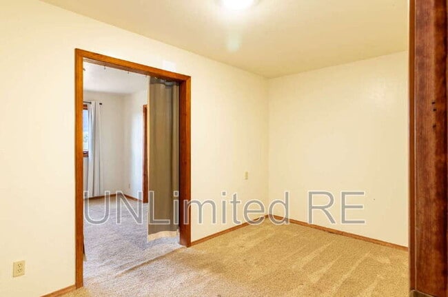 Building Photo - 6600 W Suzette Ln