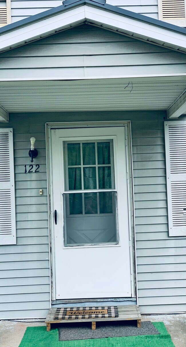 Primary Photo - 120 W Center St