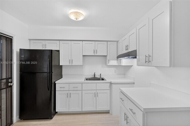 Primary Photo - 1572 NW 2nd St