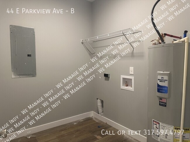 Building Photo - 44 E Parkview Ave