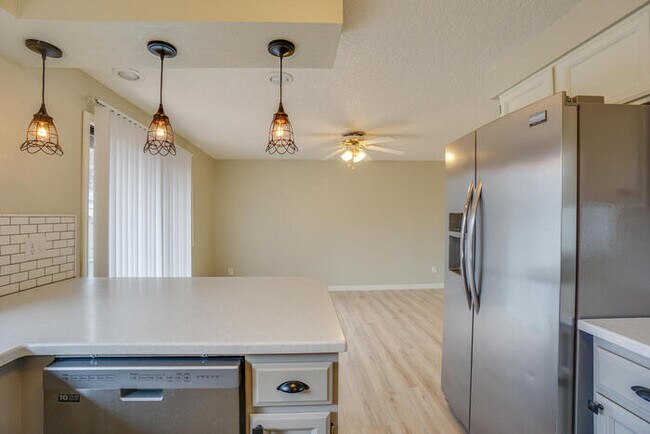 Building Photo - BEAUTIFUL THREE BEDROOM RANCH IN WEST LONGVIEW