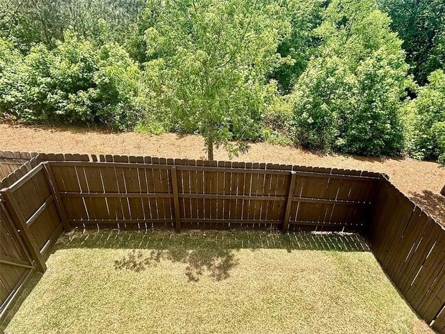 Building Photo - 1700 Paxton Dr SW