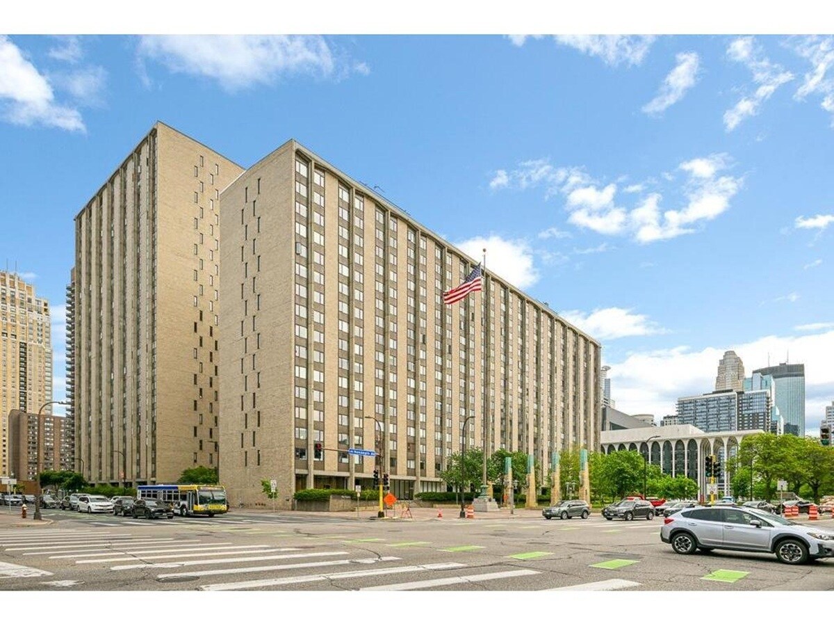 Building Photo - 15 S 1st St