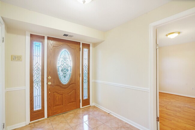 Building Photo - 4339 Cedarlake Ct