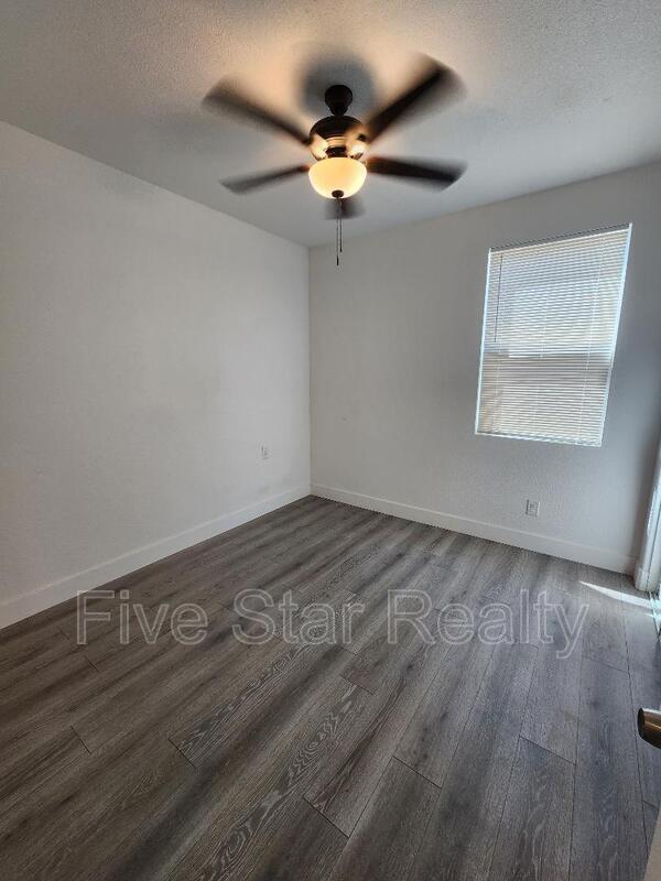 Building Photo - 9539 Poplar Way