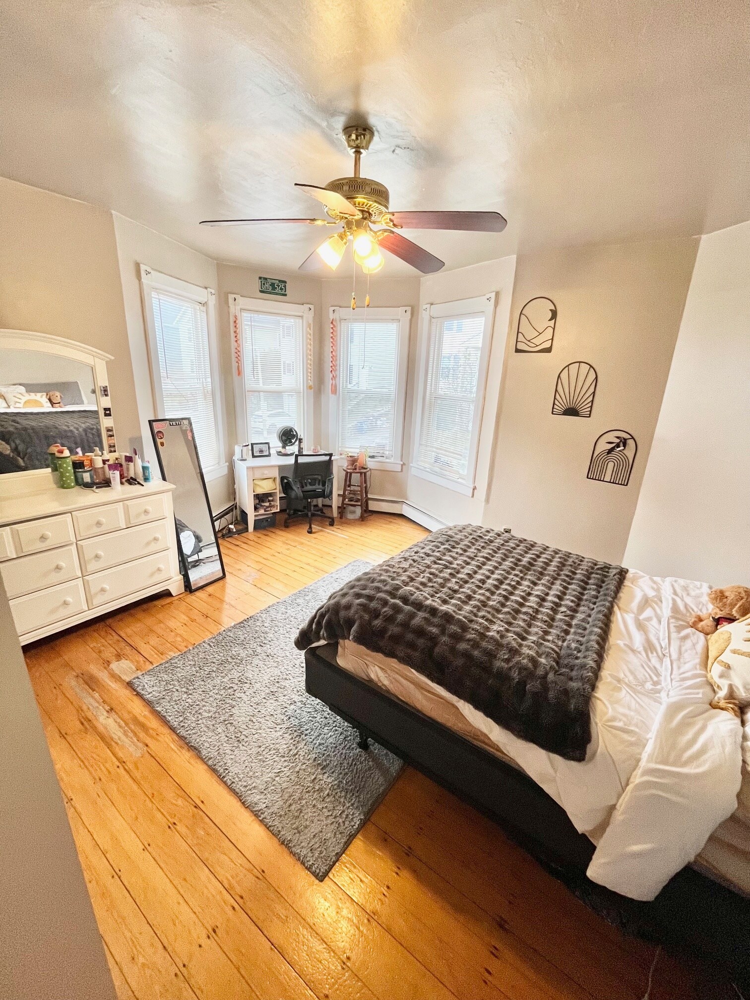 Building Photo - 19 Sachem St