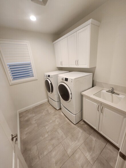 Washer and Dryer,separate room - 20717 Pine Cone Cir