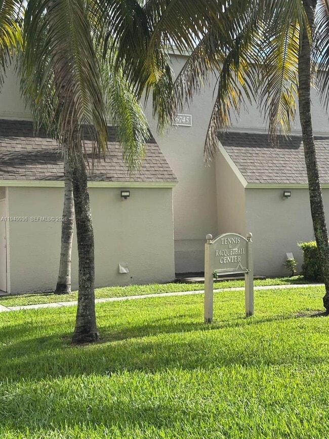 Building Photo - 17500 NW 67th Pl