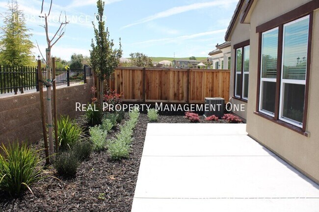 Building Photo - 1698 Provence Ln
