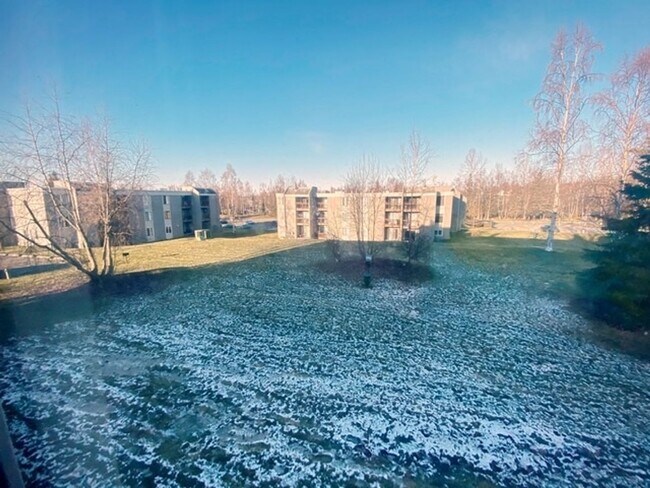 Building Photo - 4660 Reka Dr