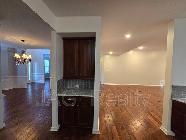 Building Photo - 3084 Sycamore Point Tr