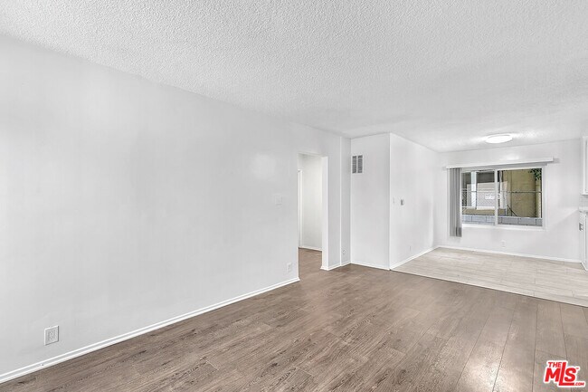 Primary Photo - 739 Croft Ave