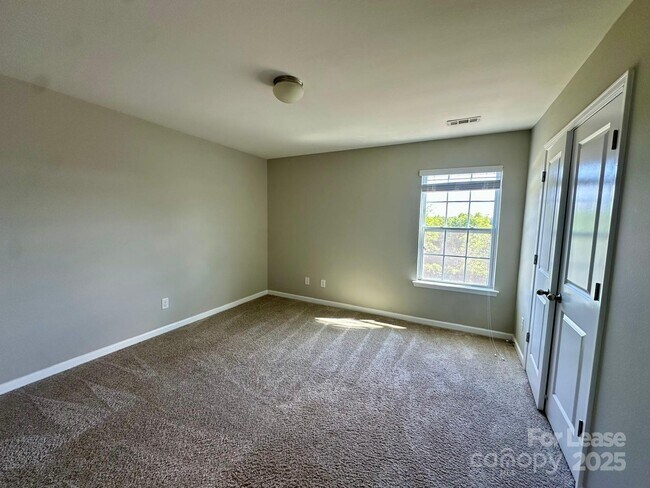 Building Photo - 2625 Cider Ridge Rd