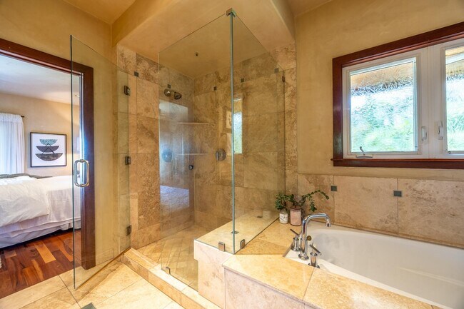 Building Photo - 250 Amakihi Way