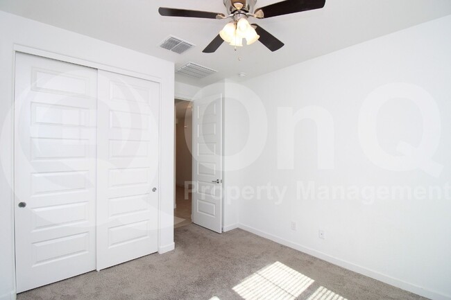 Building Photo - 1130 E Armstrong Wy