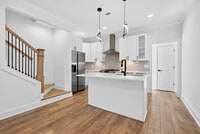 Building Photo - 409 Lellyett St