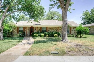 Building Photo - 530 Lawnmeadow Dr