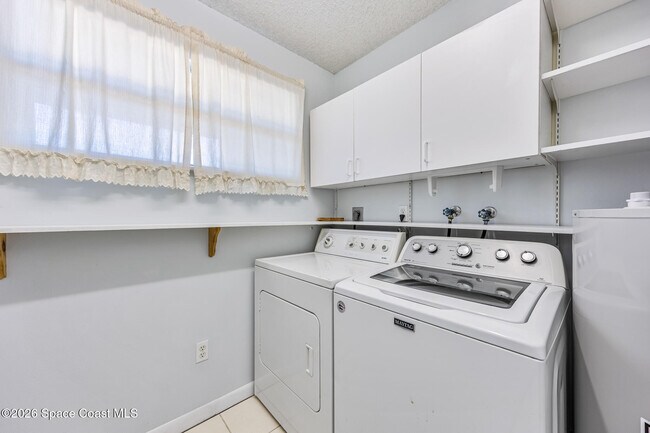 Building Photo - 2135 N Courtenay Pkwy