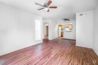 Building Photo - 18515 Egret Bay Blvd