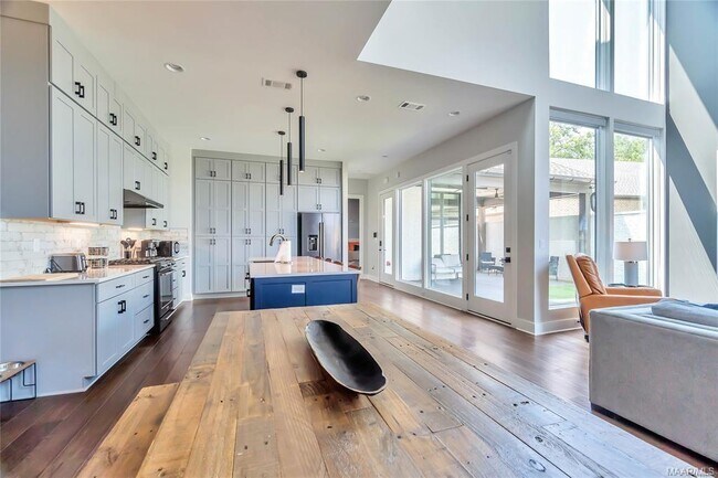 Building Photo - 7132 Fain Park Dr