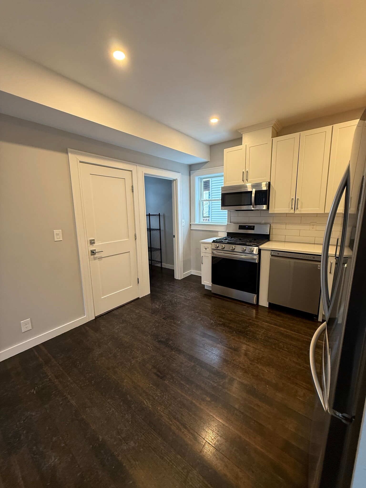 Building Photo - 19 Chase St