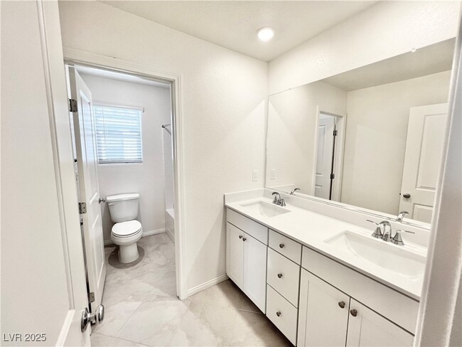 Building Photo - 6972 W Ford Ave