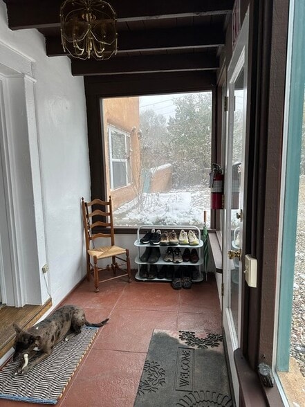 Building Photo - 332 Kit Carson Rd