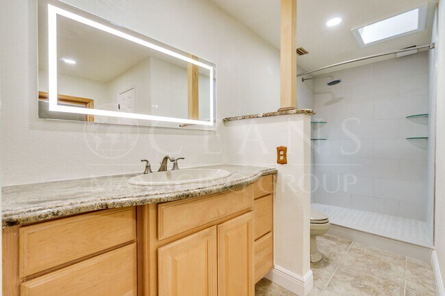Building Photo - Convenient, Updated, and Plenty of Room fo...